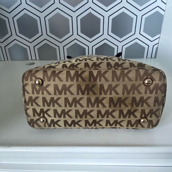 MK Jet Set Monogram Fabric Shoulder Tote - Beige/Ebony/Mocha - Picture 3 of 5